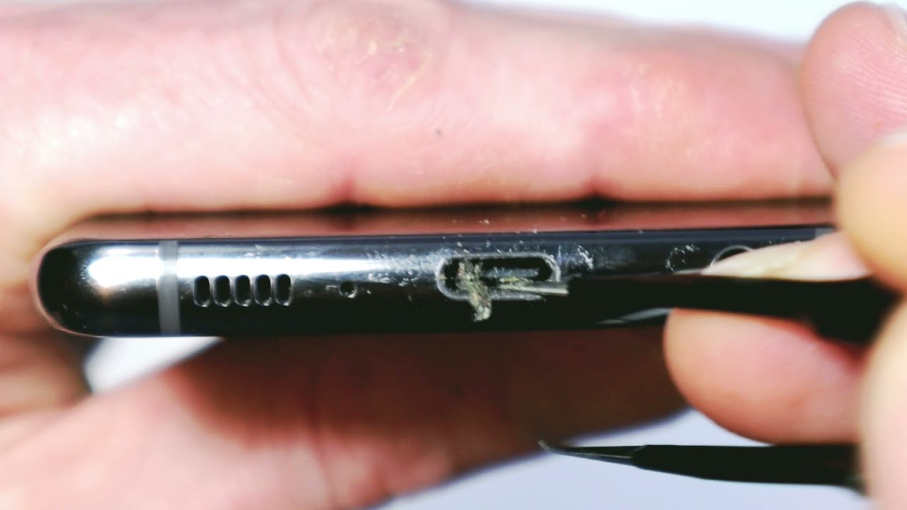 iPhone charging port